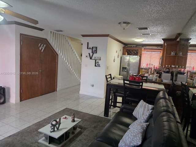 8085 NW 8th Street 6, Miami, FL 33126