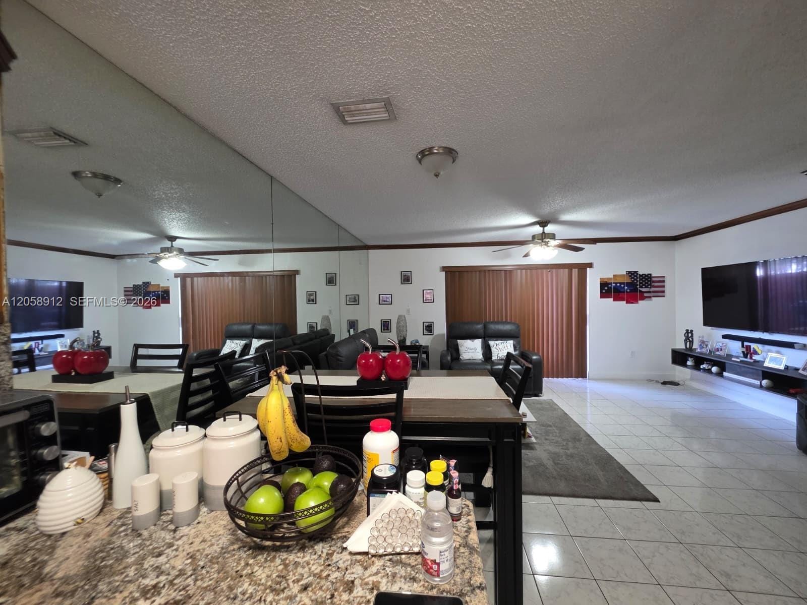 8085 NW 8th Street 6, Miami, FL 33126 photo 2