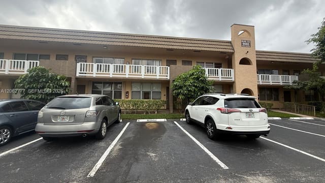 9081 Sunrise Lakes Boulevard 105, Sunrise, FL 33322