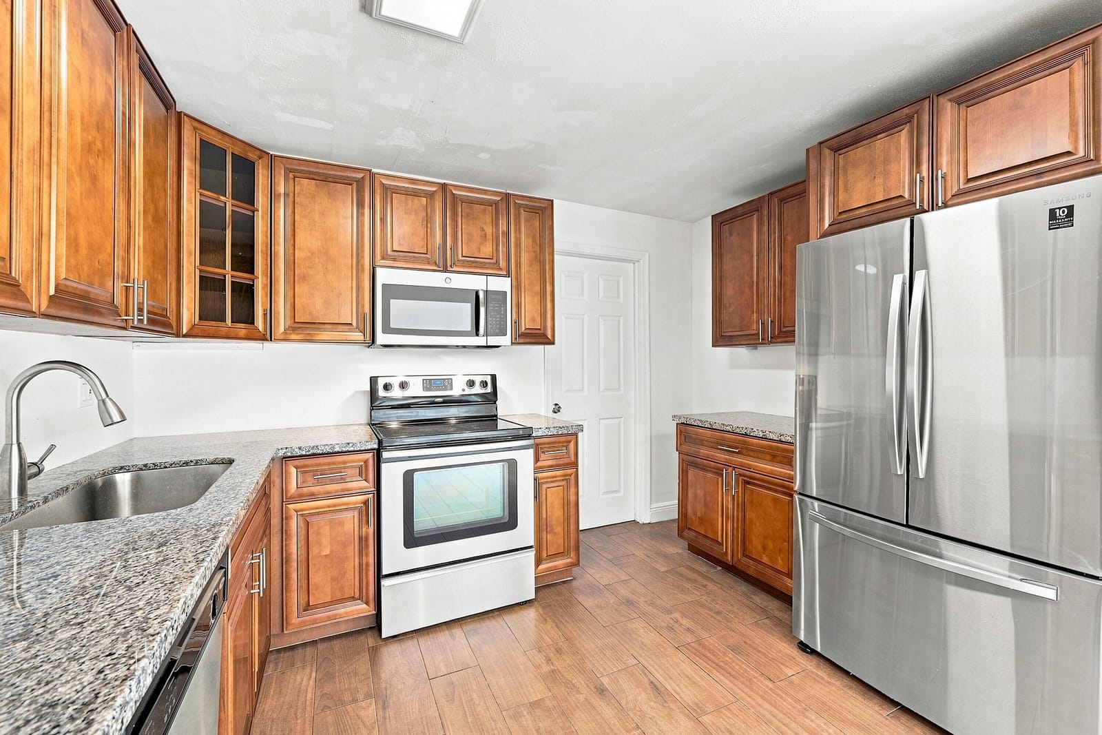 9734 Alaska Circle — photo 2