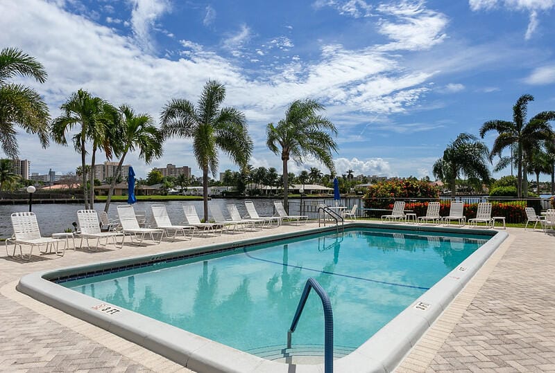 6471 Bay Club Drive 3 — photo 4