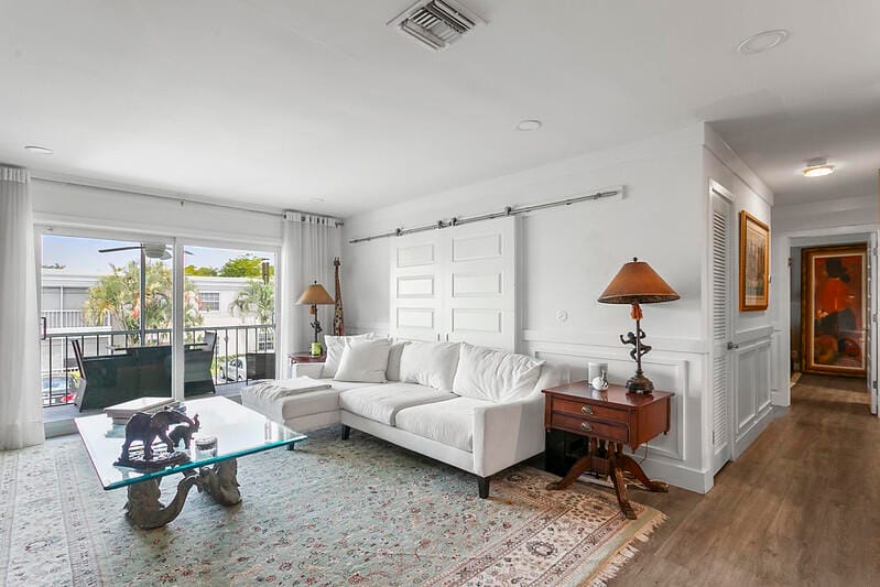 6471 Bay Club Drive 3 — photo 2