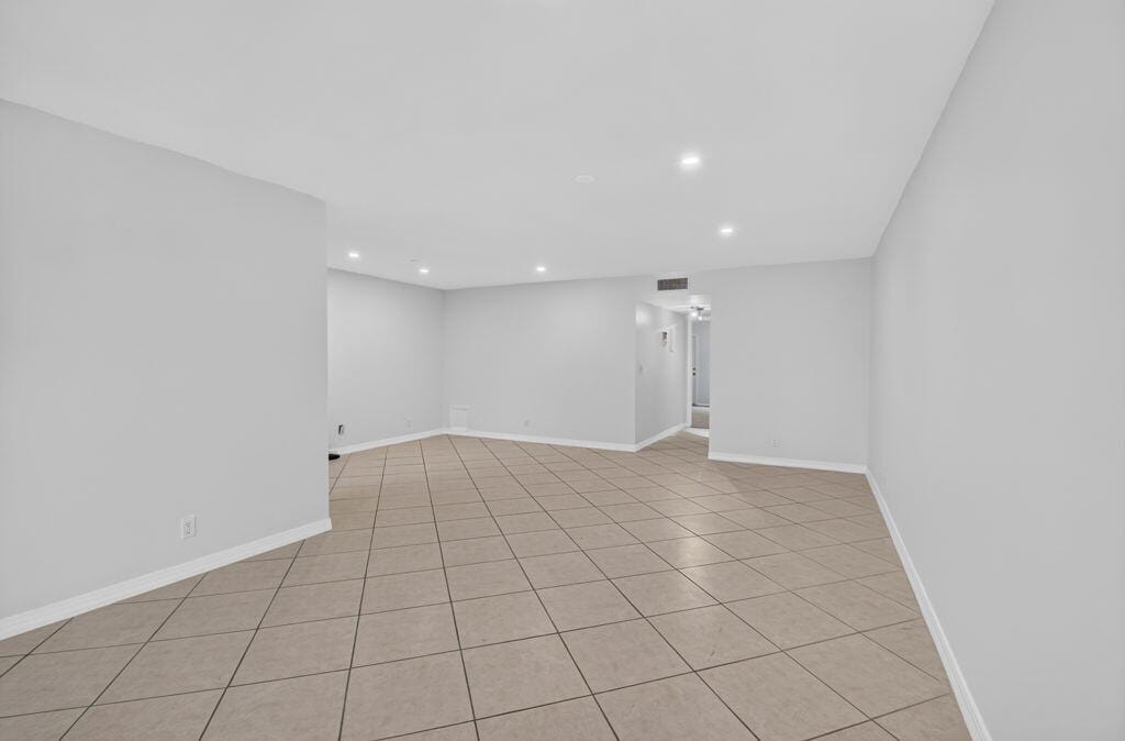 5073 LAKEFRONT Boulevard C — photo 5