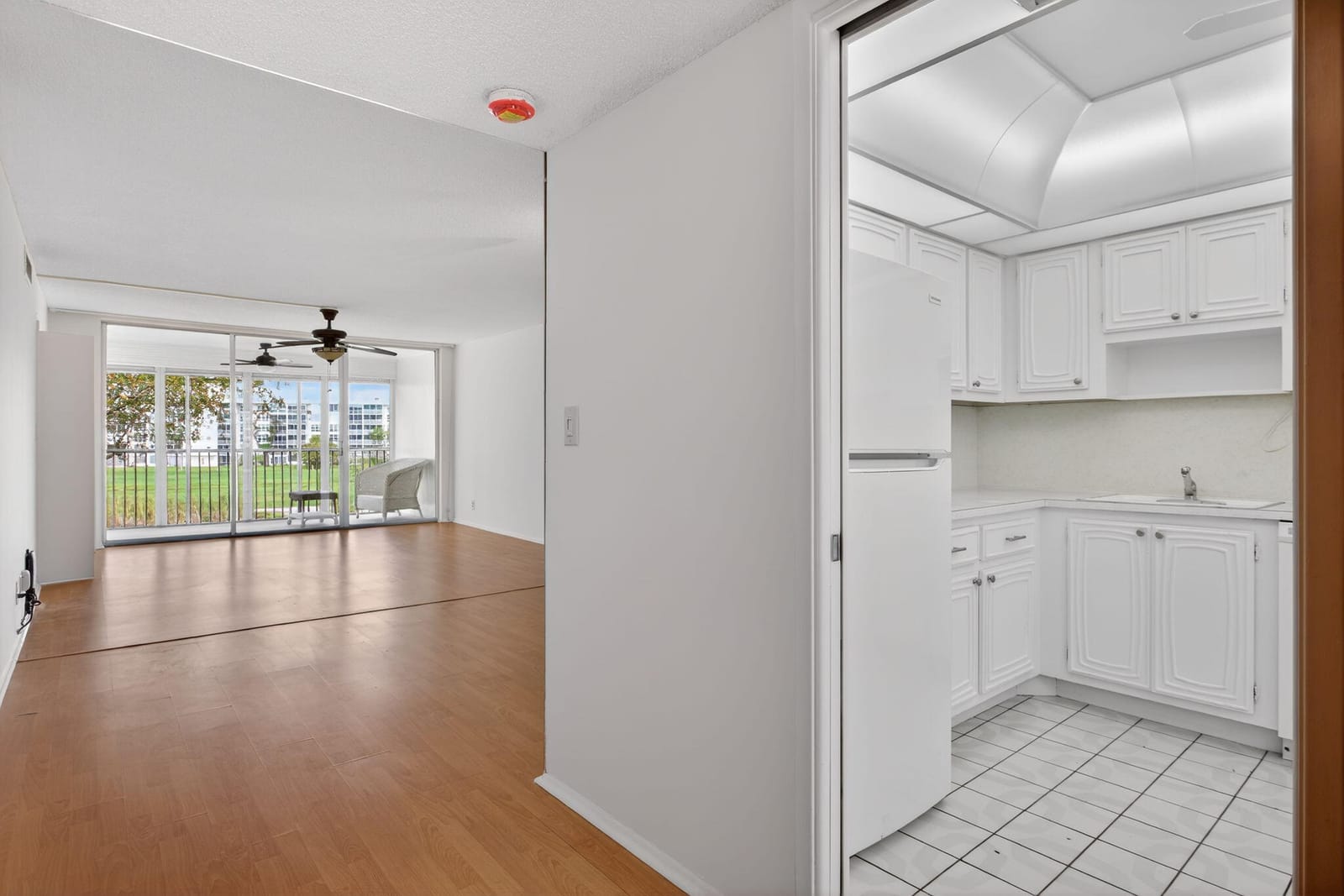 2651 S Palm Aire Drive 302 — photo 3
