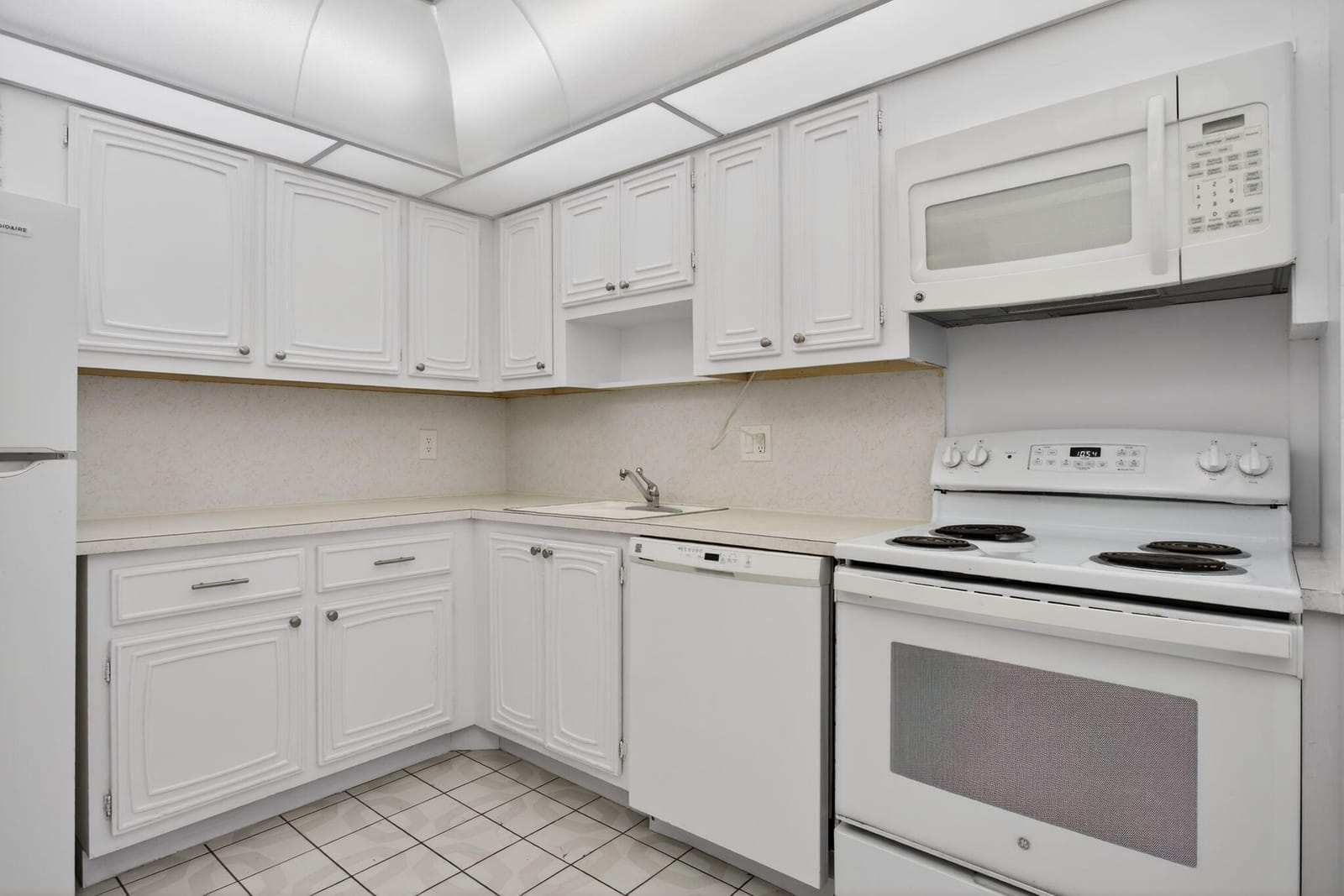 2651 S Palm Aire Drive 302 — photo 4