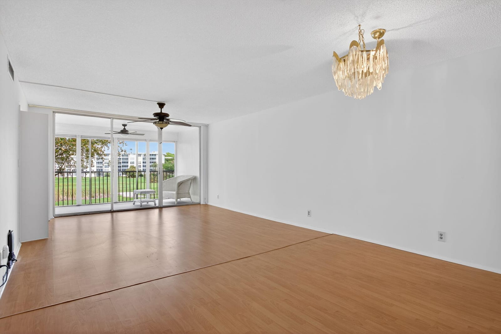 2651 S Palm Aire Drive 302 — photo 7