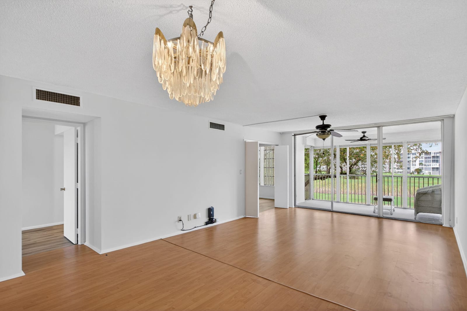 2651 S Palm Aire Drive 302 — photo 8