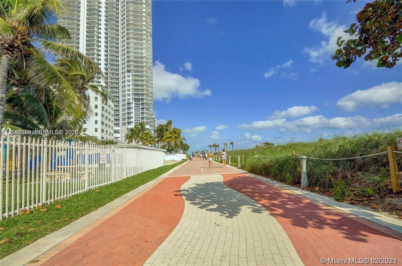 6301 Collins Avenue 1504 — photo 4
