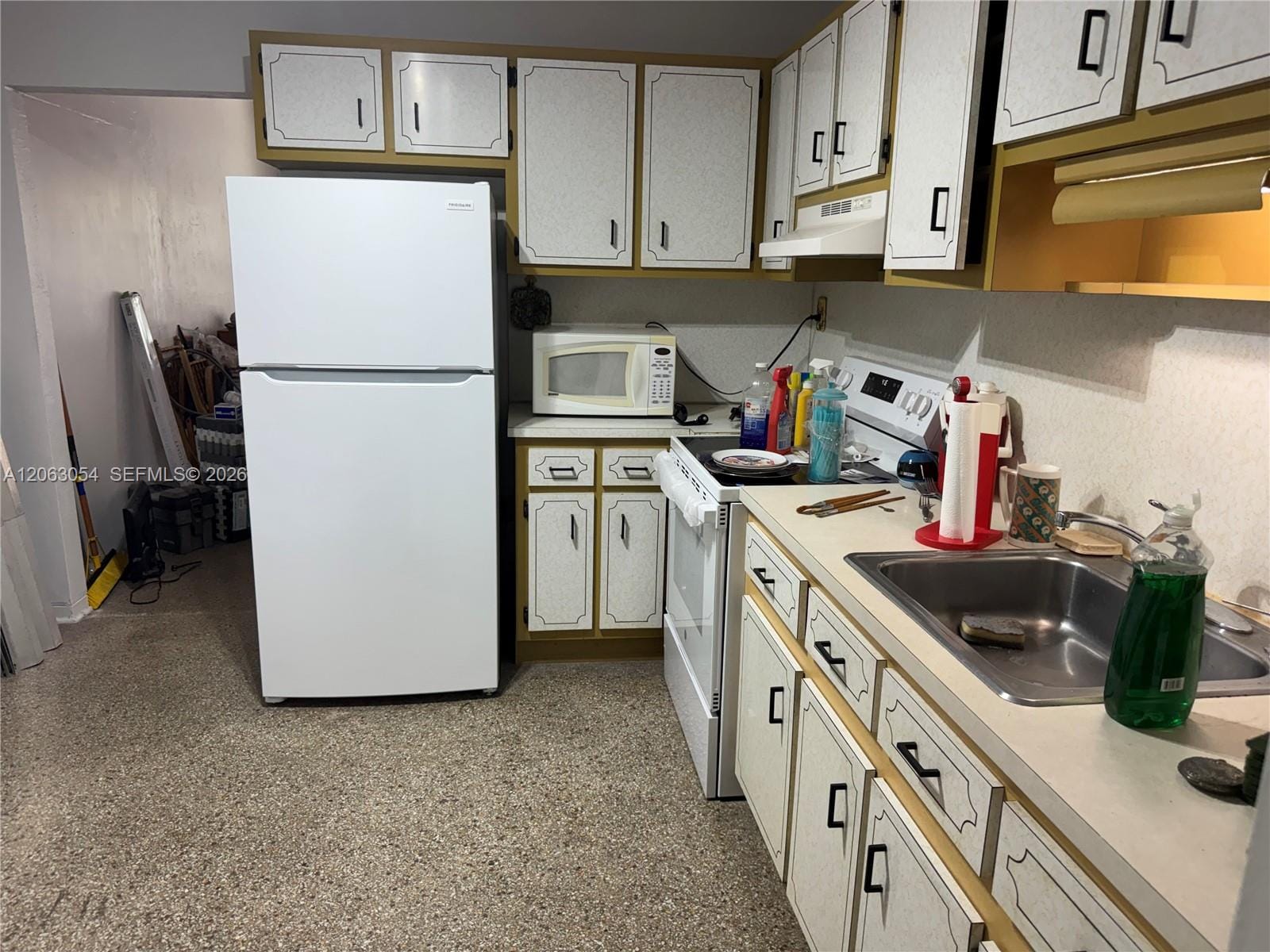 562 E 44th Street, Hialeah, FL 33013 photo 14