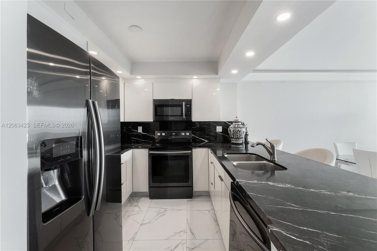 100 Bayview Drive 709 — photo 9
