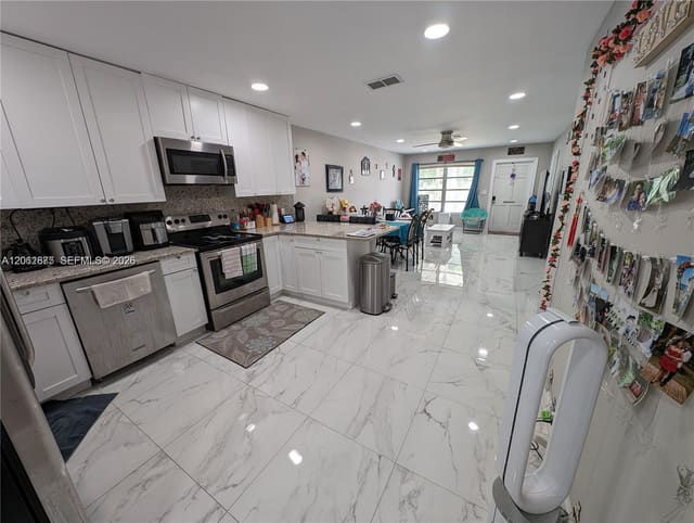 7761 NW 42nd Place, Coral Springs, FL 33065