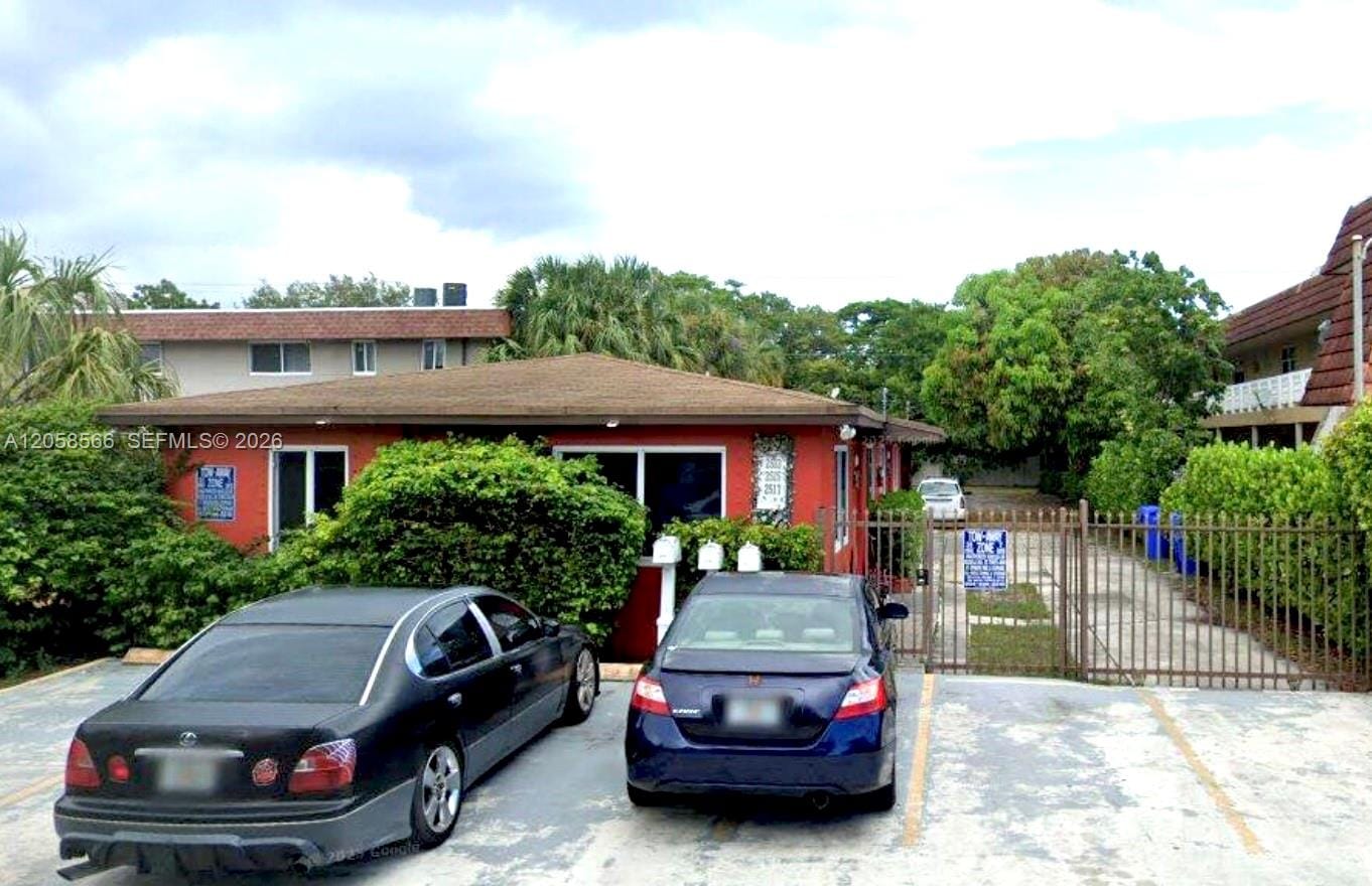 2513 Lincoln Street, Hollywood, FL 33020 photo 3