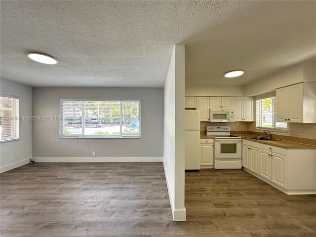 3720 NE 22nd Avenue 12, Lighthouse Point, FL 33064