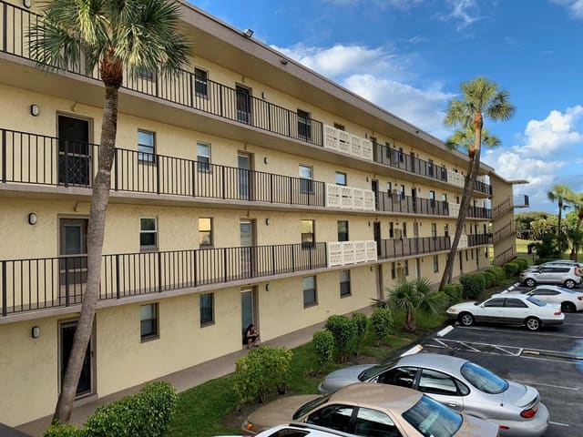 9355 SW 8th Street 208, Boca Raton, FL 33428