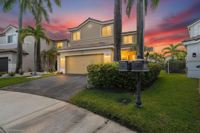 1428 CANARY ISLAND Drive, Weston, FL 33327