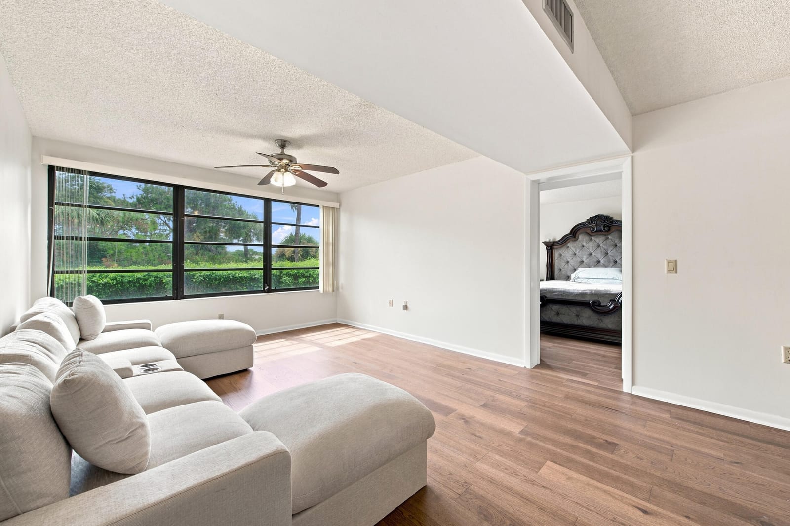 3515 VILLAGE Boulevard 206 — photo 5