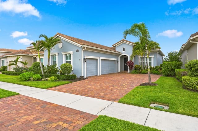 8809 SW Montova Way, Port St. Lucie, FL 34987