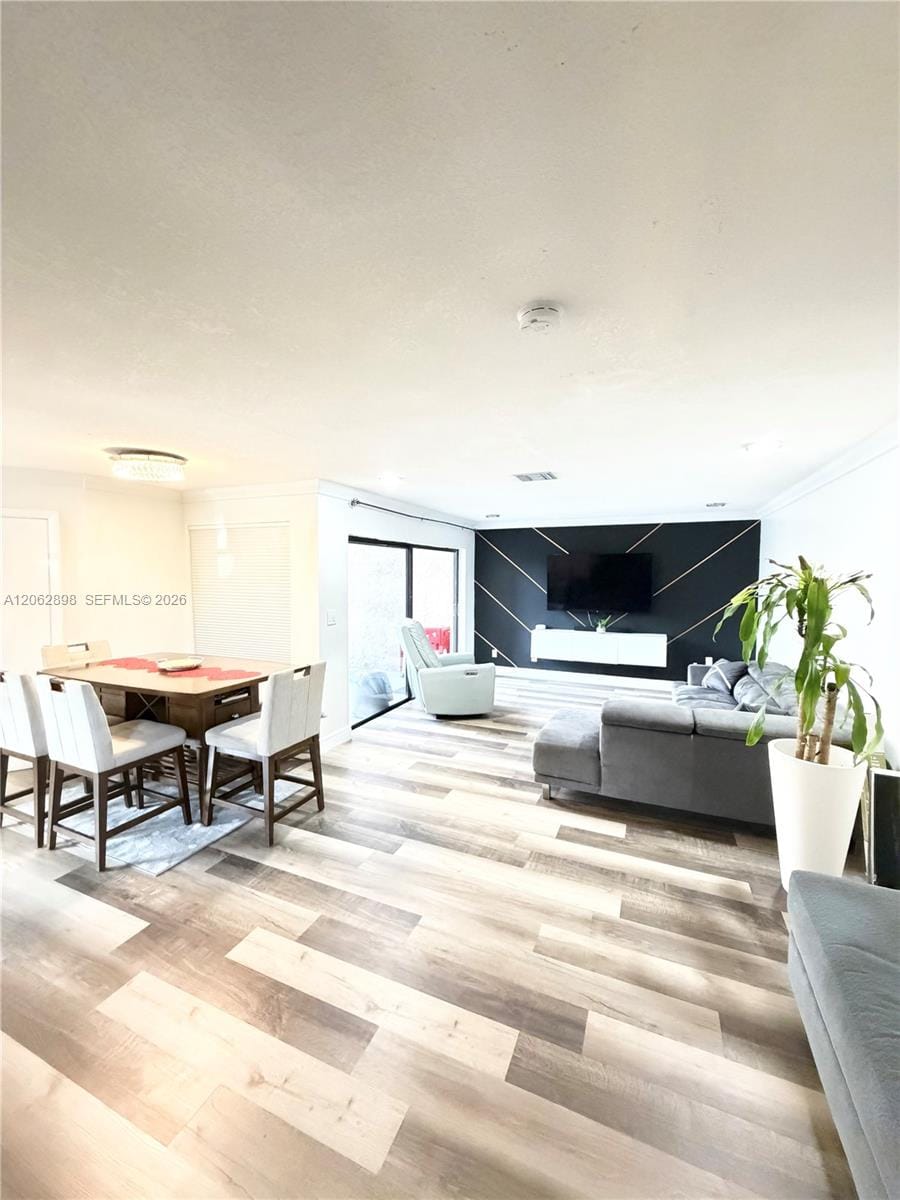2041 Bayberry Drive — photo 4