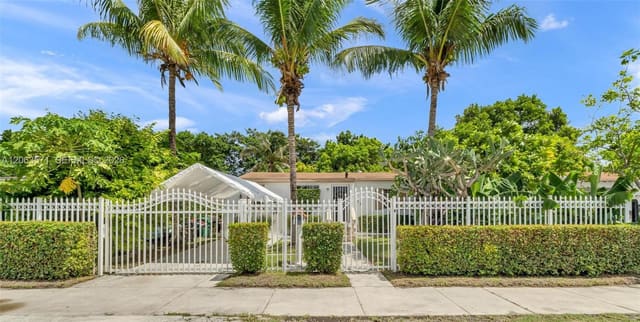 2001 NW 51st Street, Floral Pk, Miami, FL