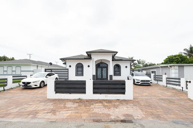 725 Mercury Street Street, West Palm Beach, FL 33406