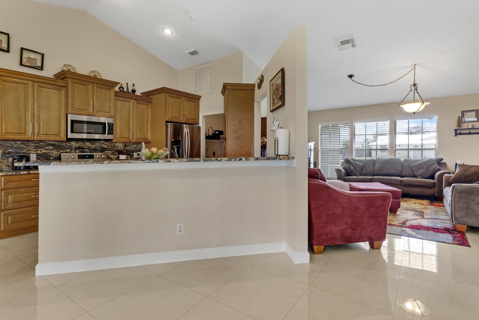574 SW Fairview Avenue — photo 7
