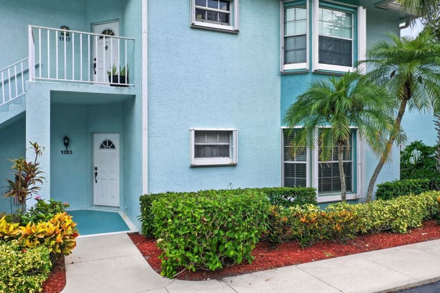 1103 SW Swan Lake Circle 102, FL 34986