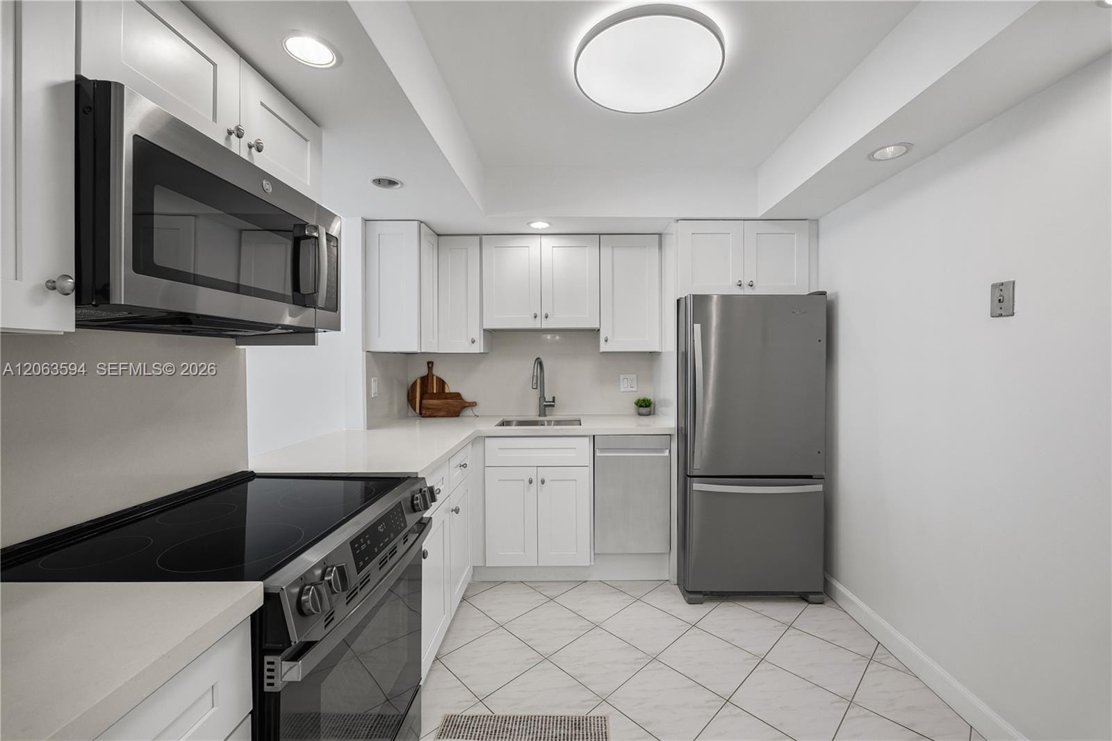 1825 S Ocean Drive 313 — photo 3