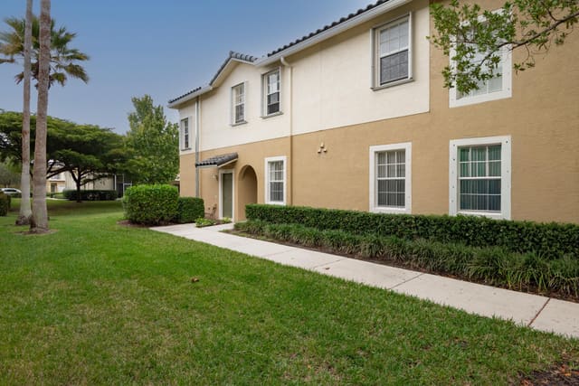 1600 SE SHEFFIELD Terrace 201, sold in ZIP 34994, Stuart, FL