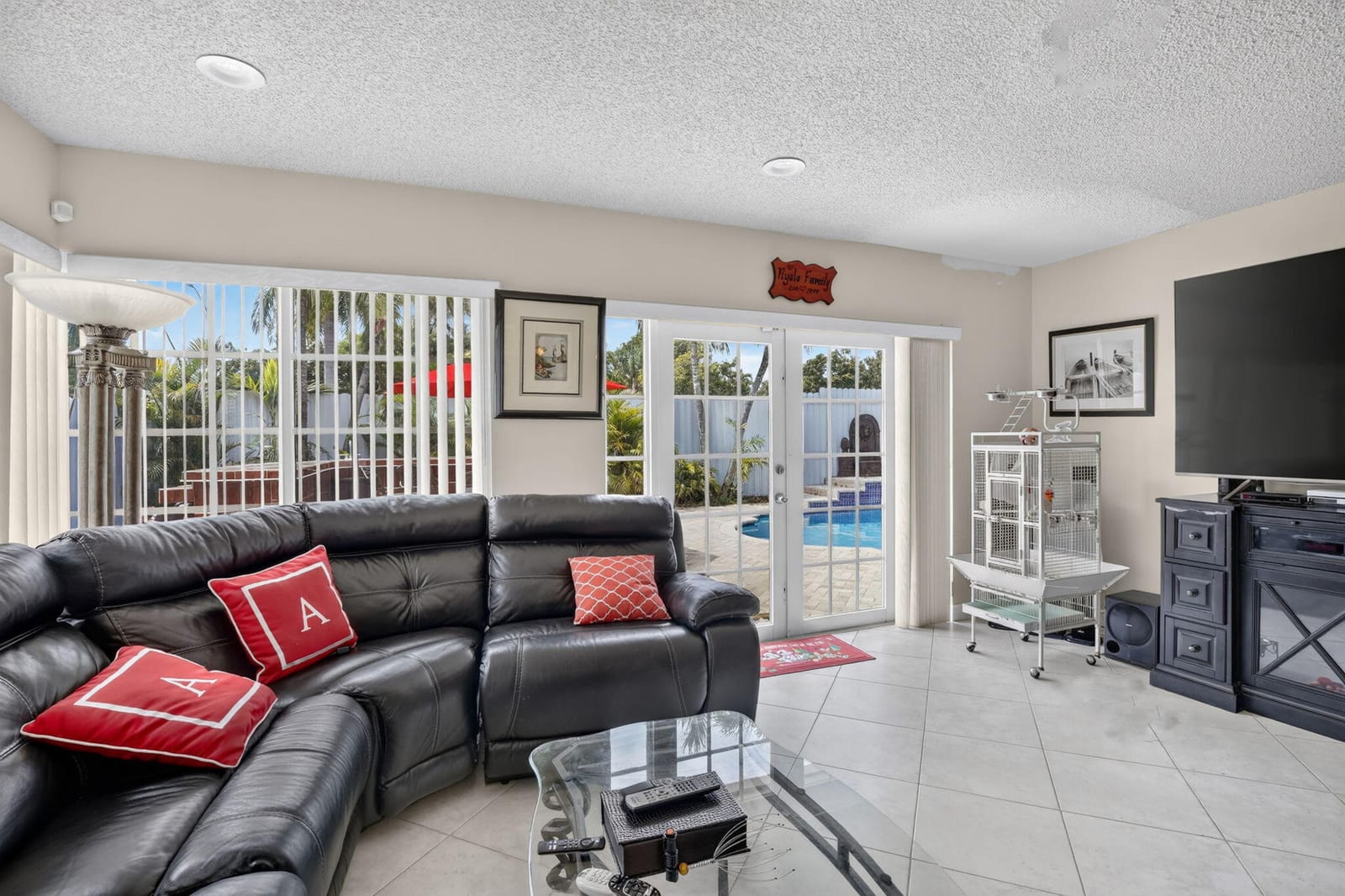 910 NE 205TH Street, Miami, FL 33179 photo 21