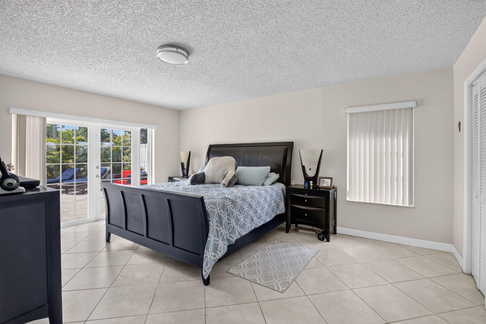 910 NE 205TH Street, Miami, FL 33179 photo 24