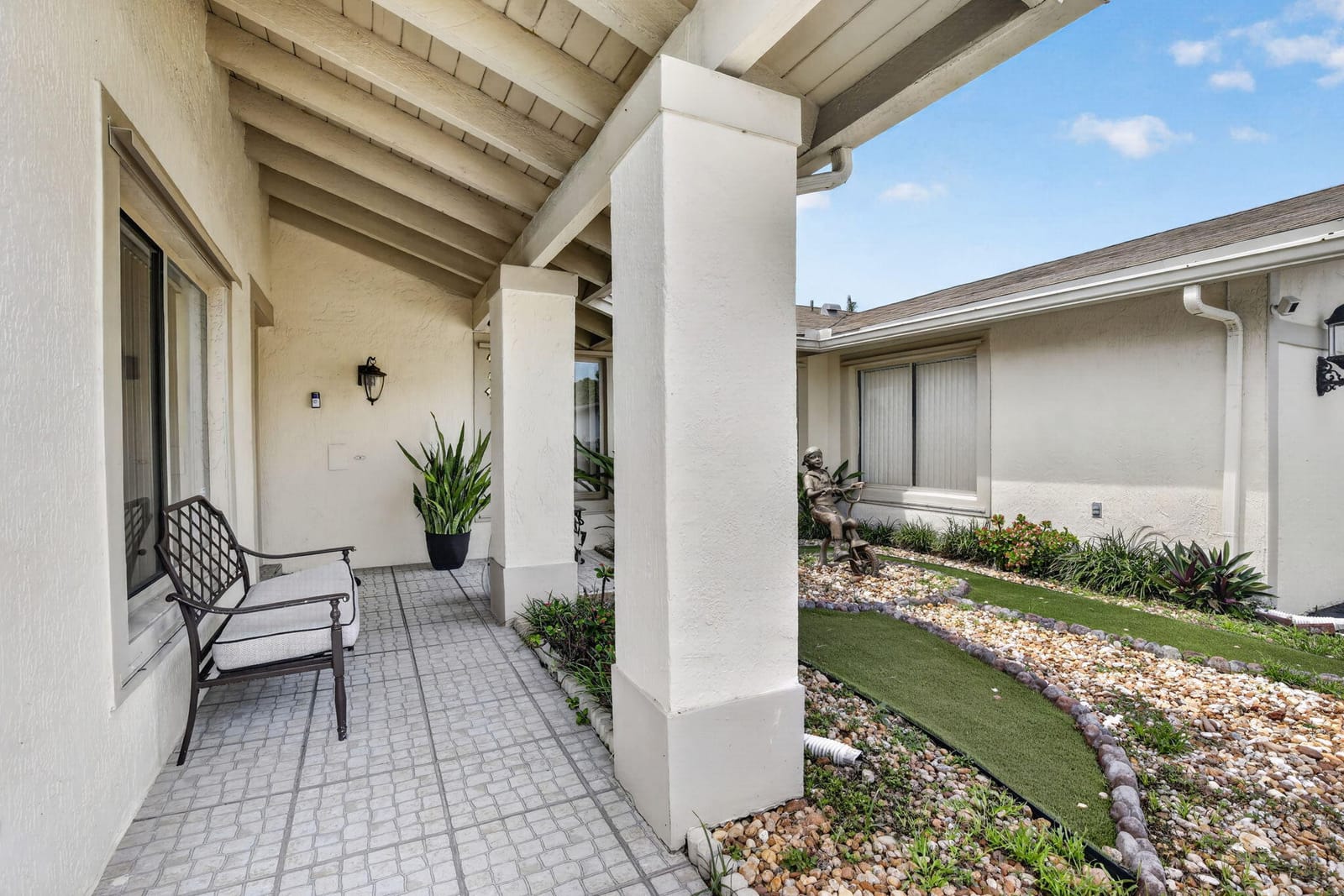910 NE 205TH Street, Miami, FL 33179 photo 6