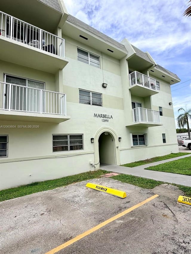 12890 NE 8th Avenue 304, North Miami, FL 33161
