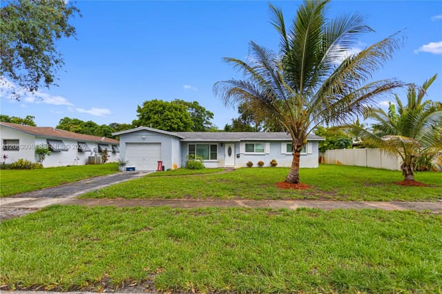 4857 NW 8th Court, Plantation, FL 33317