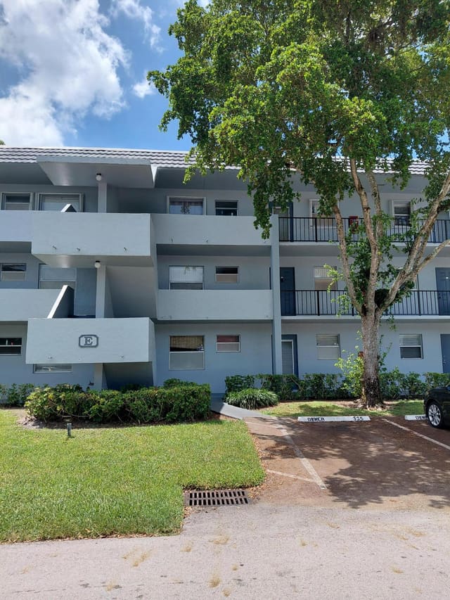 8350 SANDS POINT Boulevard 102E, sold in Sands Point Condominium Ii, Tamarac, FL