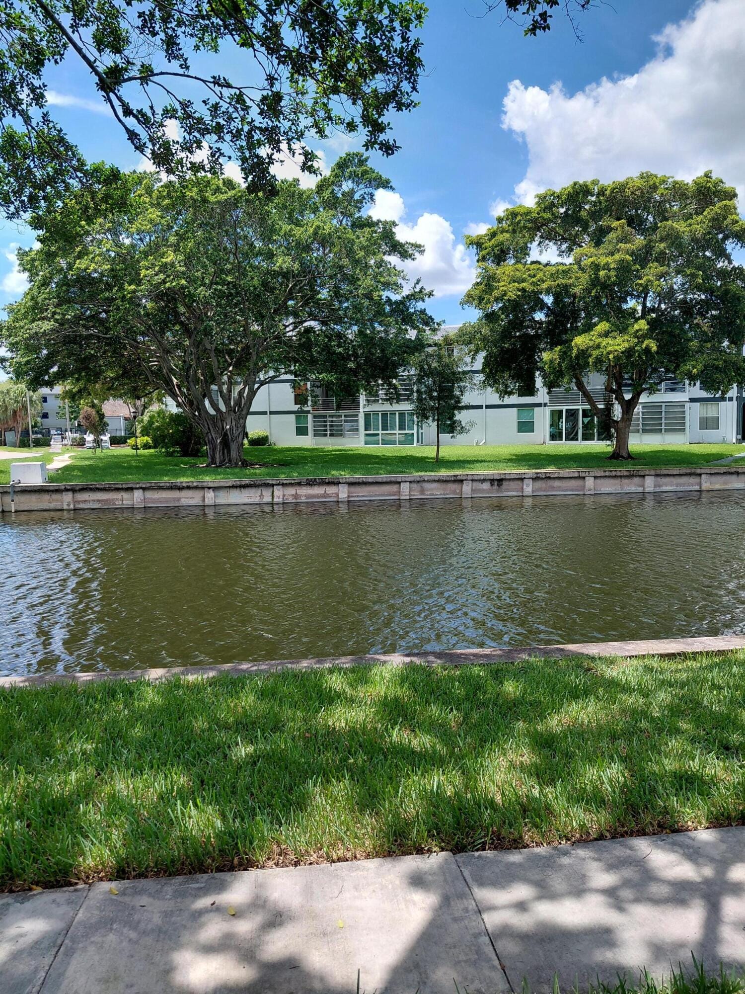 8350 SANDS POINT Boulevard 102E — photo 2