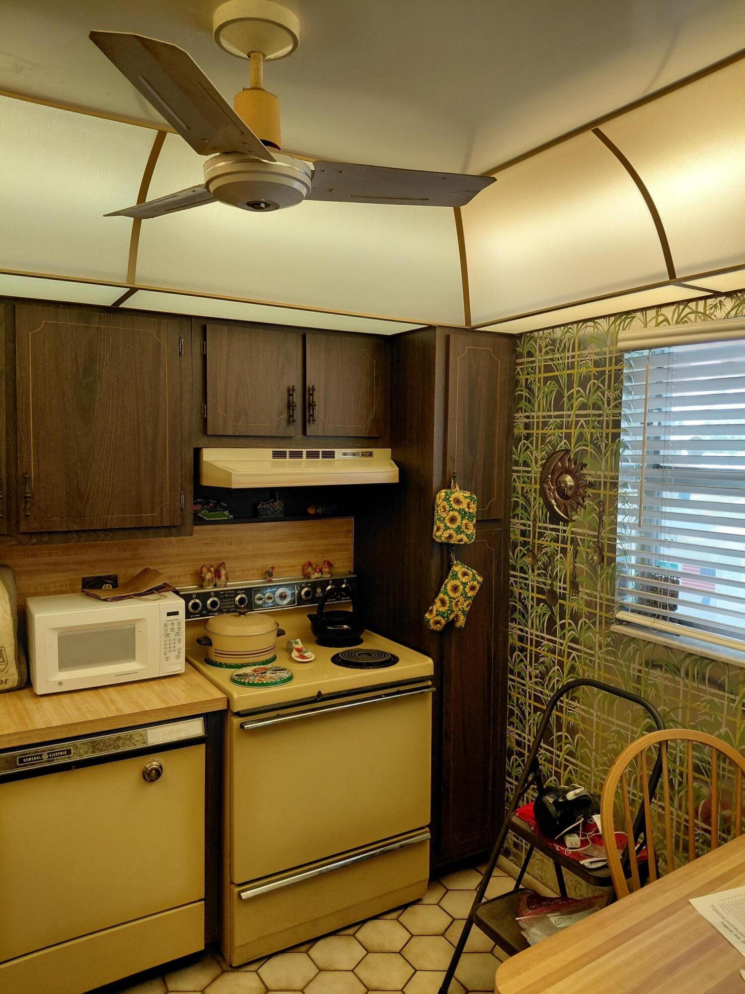 8350 SANDS POINT Boulevard 102E — photo 11