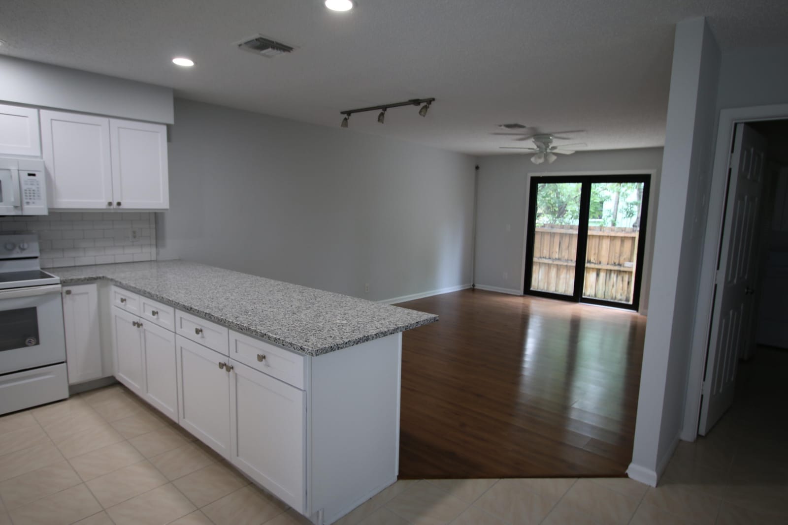 324 W PINE Street 13, Lantana, FL 33462 photo 2