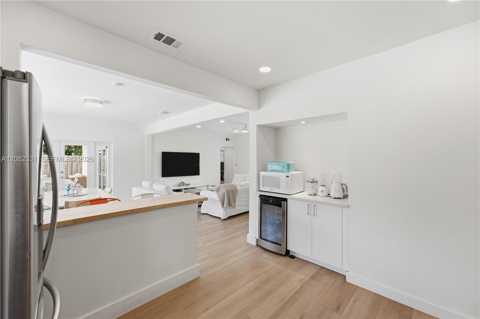 10801 Peachtree Drive, Miami, FL 33161 photo 13