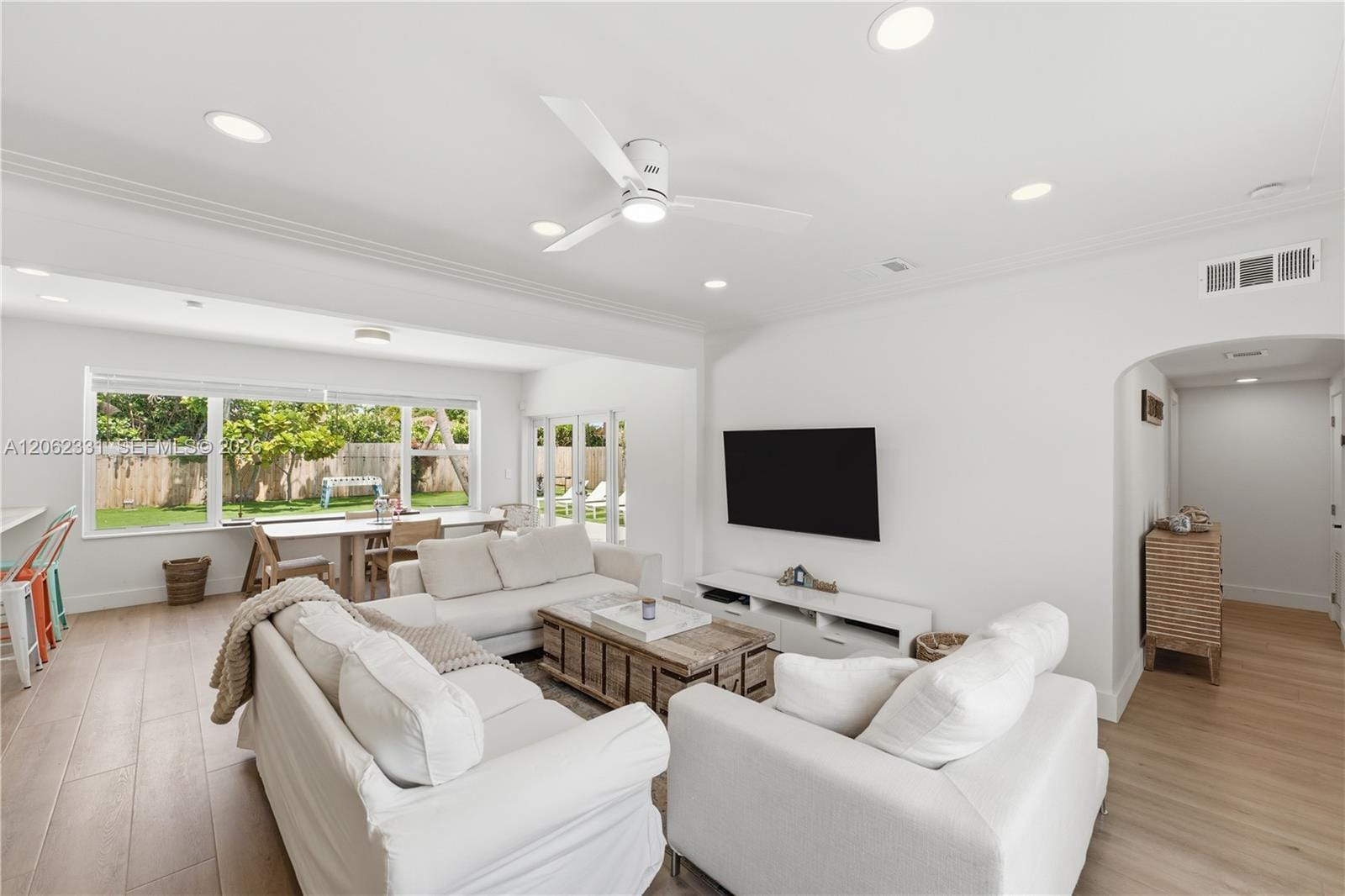 10801 Peachtree Drive, Miami, FL 33161 photo 15