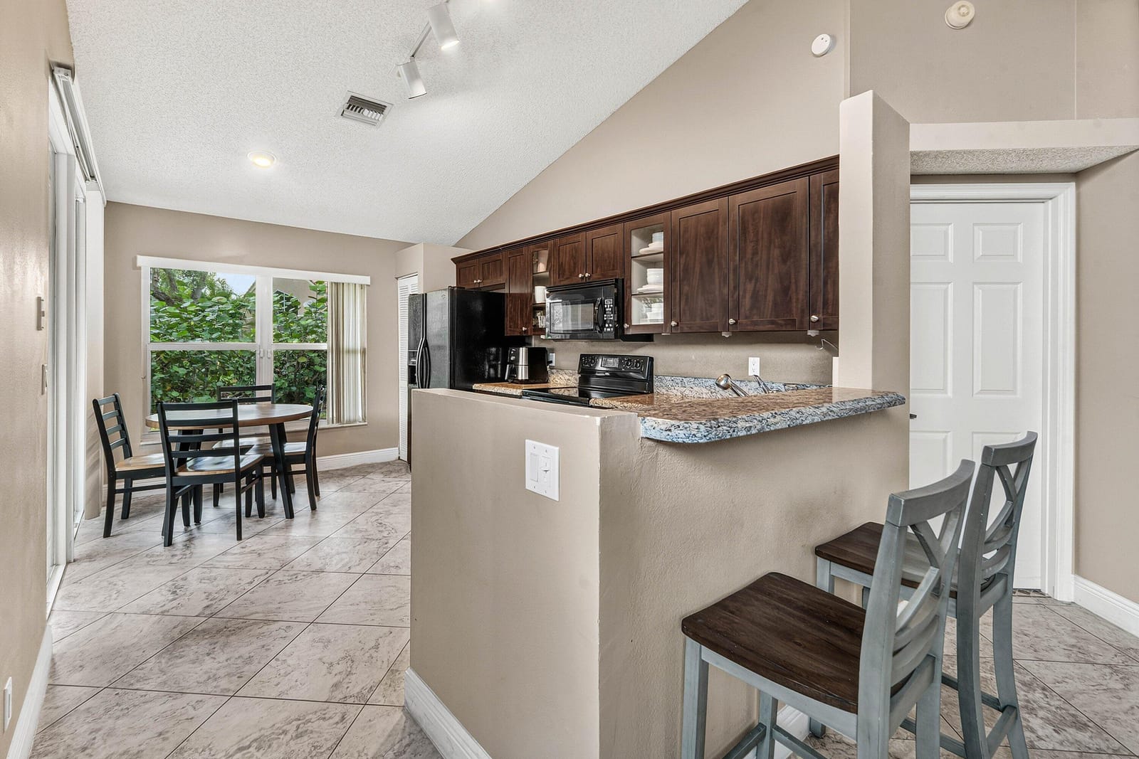 2201 HEATHER RUN Terrace — photo 7