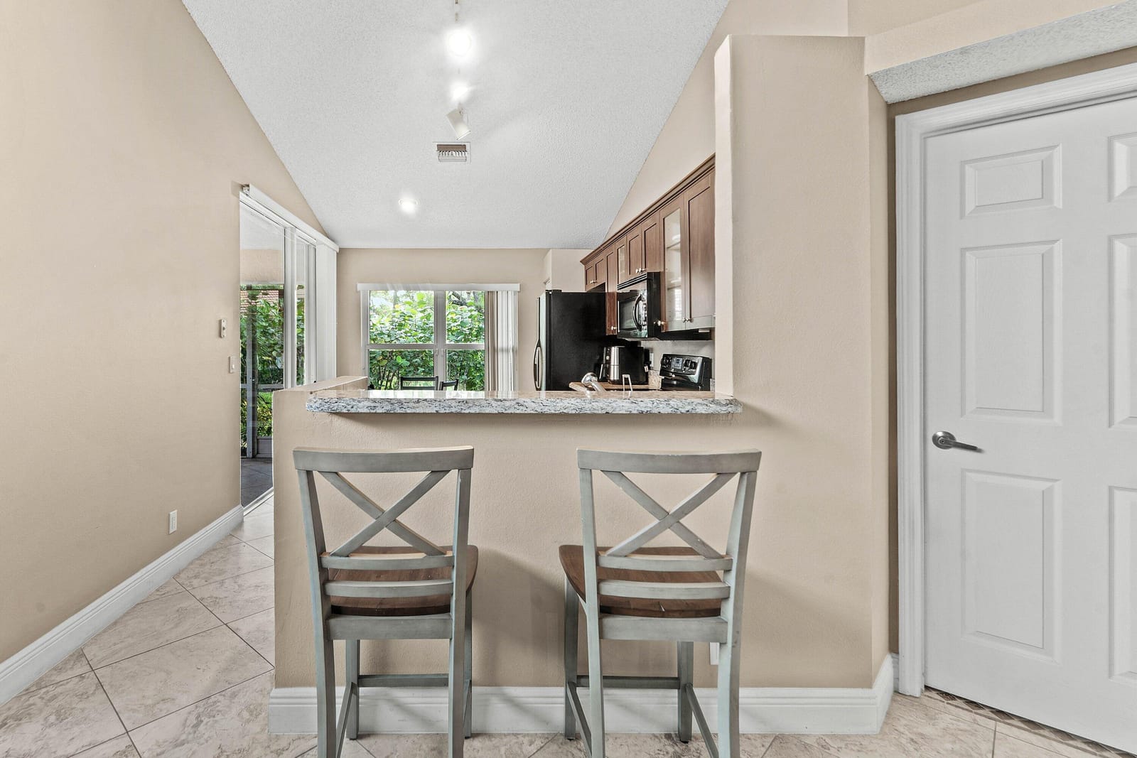2201 HEATHER RUN Terrace — photo 8