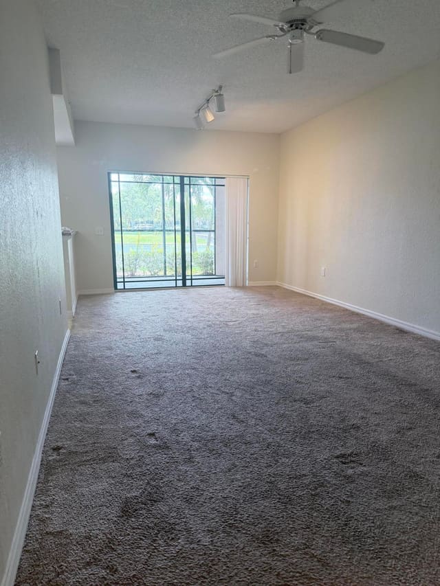 2812 GRANDE Parkway 106, Palm Beach Gardens, FL 33410