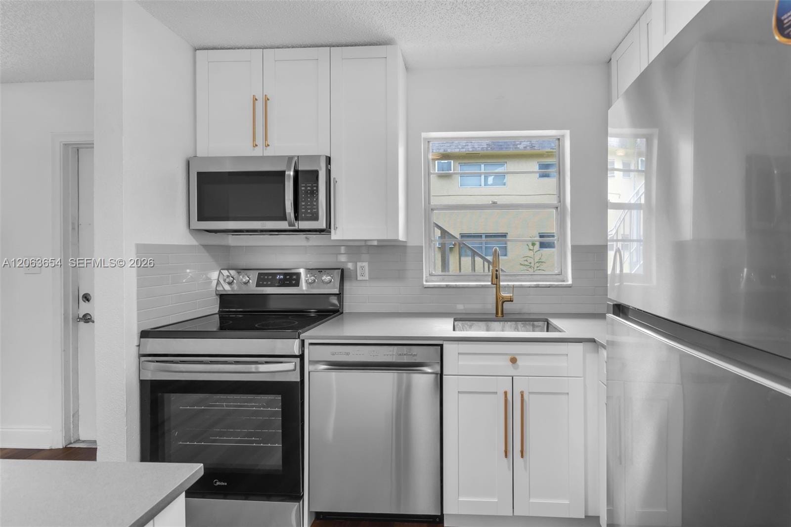 5168 NE 6th Avenue 416 — photo 12