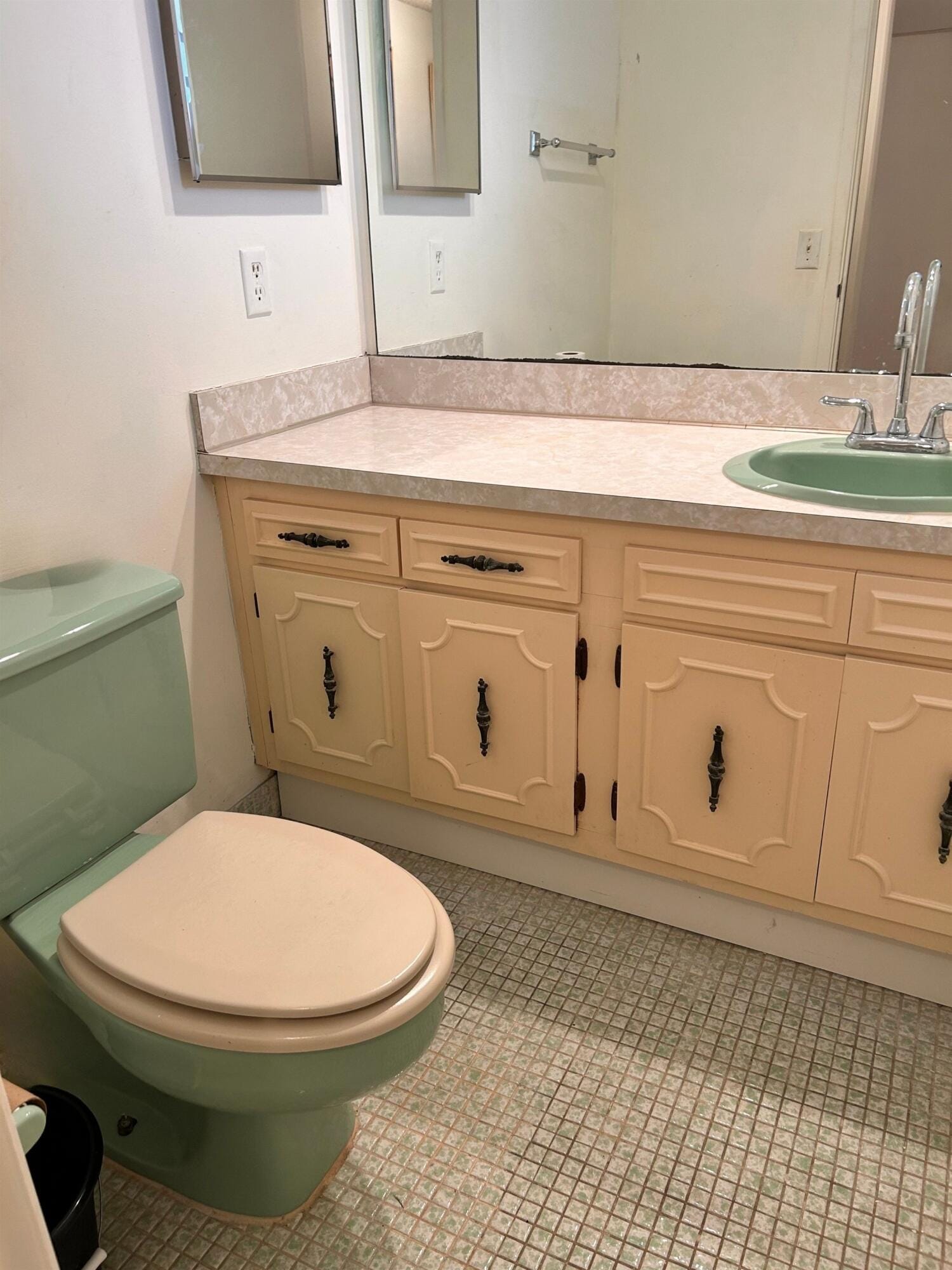 2851 S Palm Aire Drive 405 — photo 8