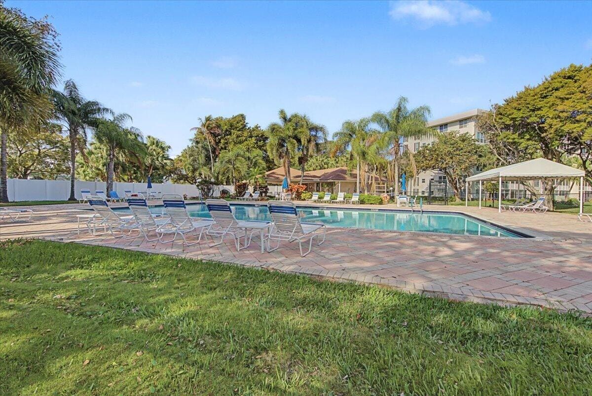 2851 S Palm Aire Drive 405, Pompano Beach, FL 33069 photo 13