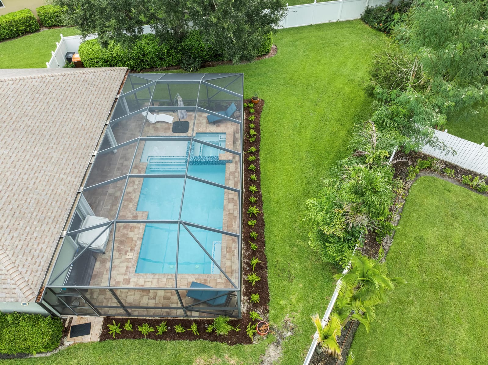 210 CHAMPAGNE Court SW — photo 4