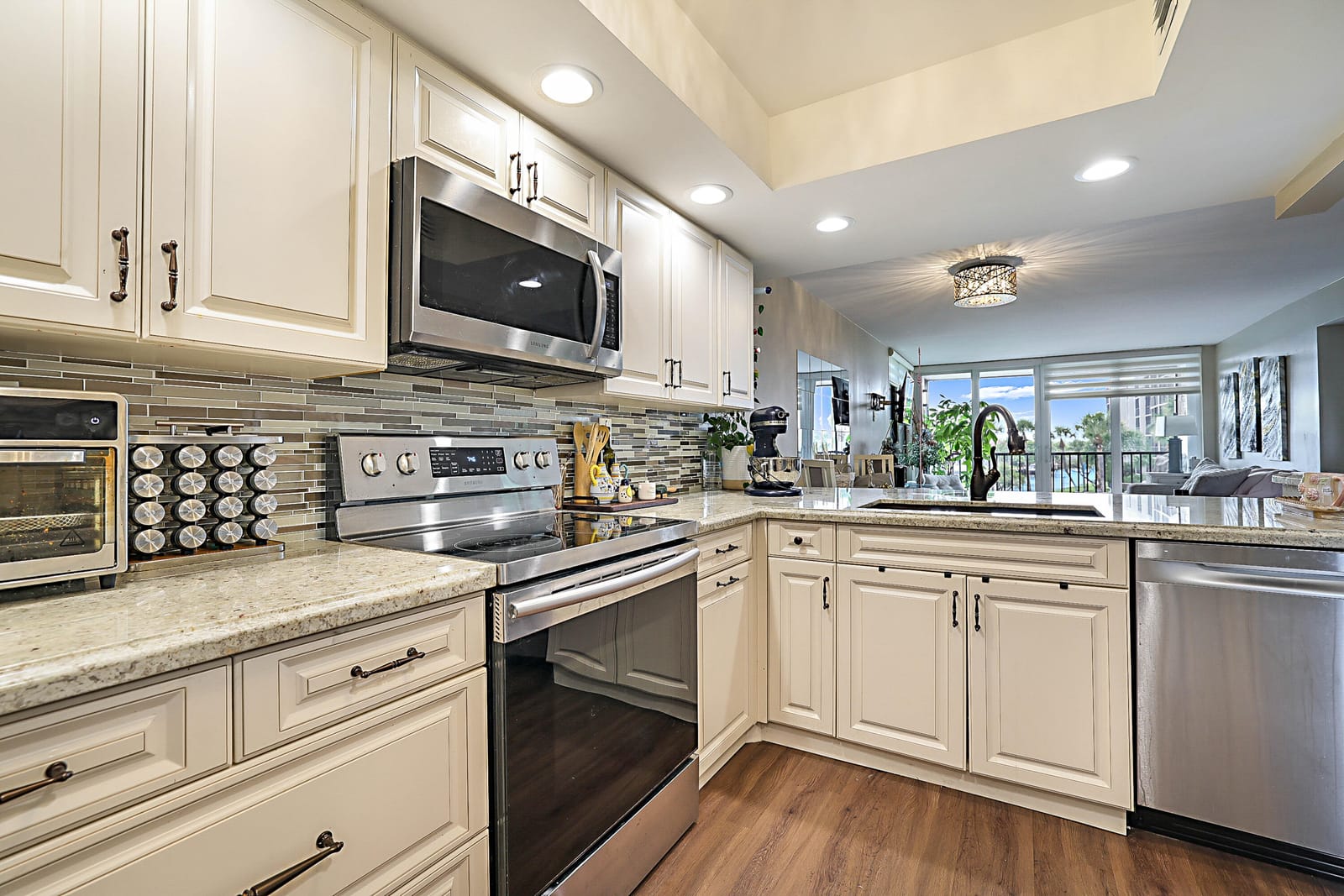 8 Royal Palm Way 3010 — photo 12