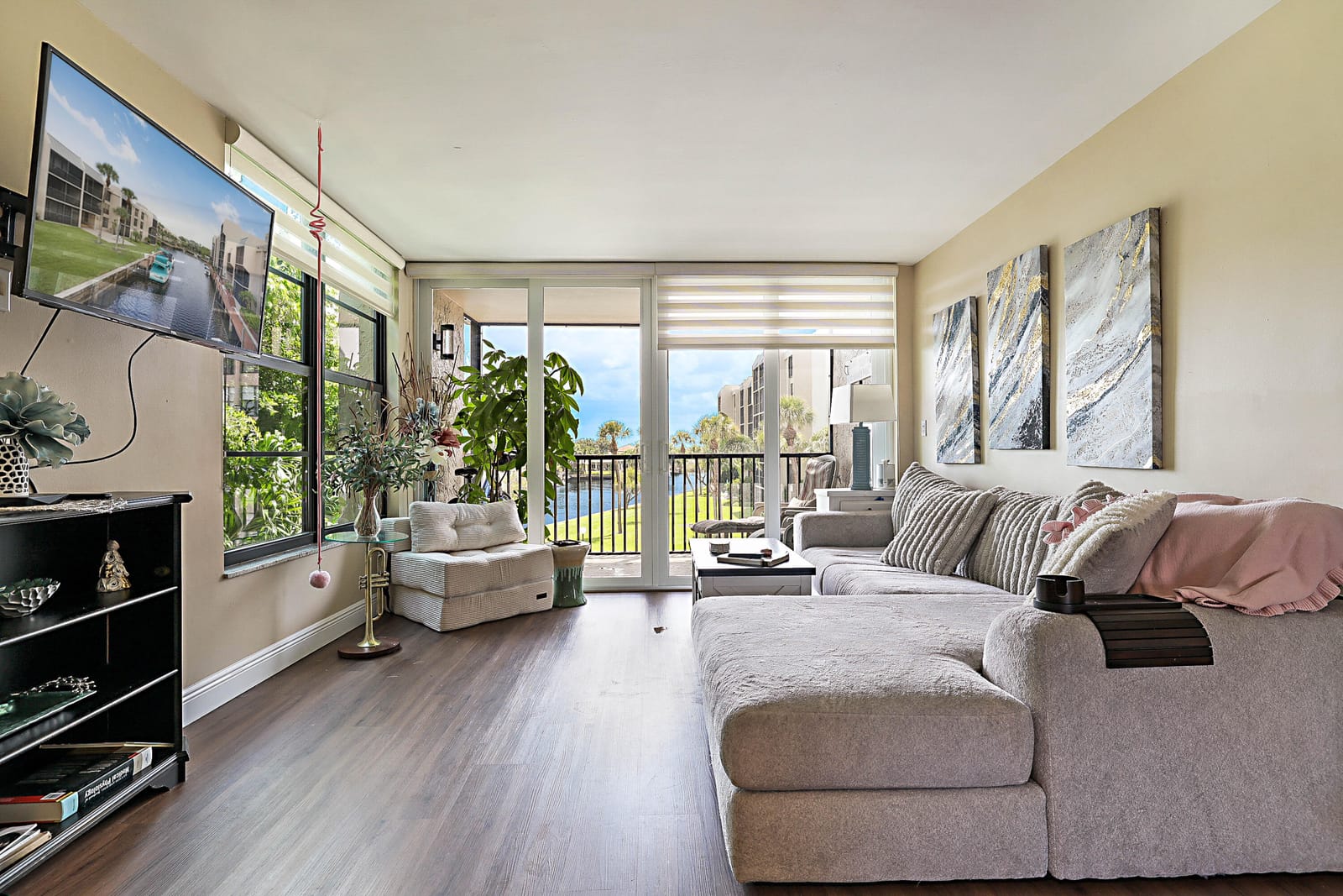 8 Royal Palm Way 3010 — photo 4