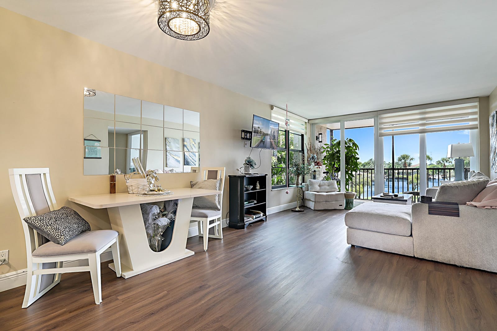 8 Royal Palm Way 3010 — photo 5