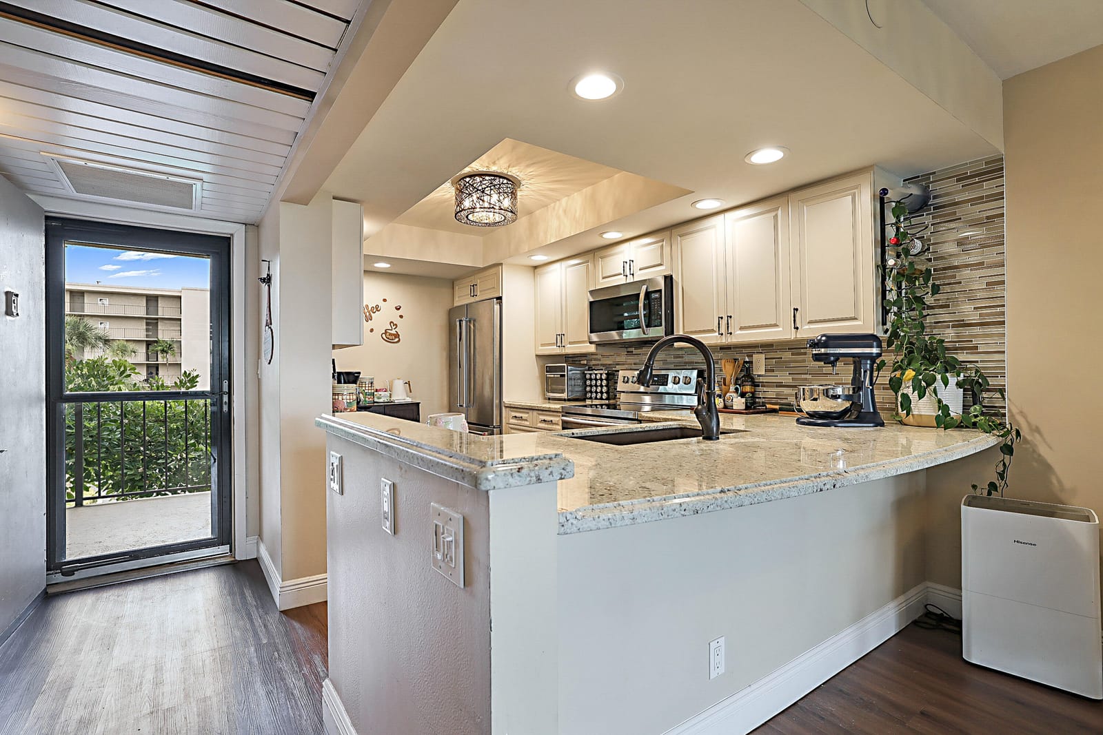 8 Royal Palm Way 3010 — photo 9